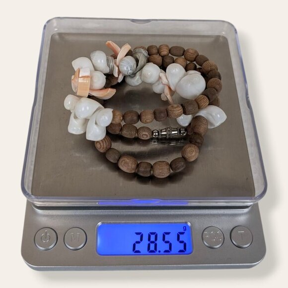 Vintage Wood Beaded Shell Necklace - Picture 4 of 5